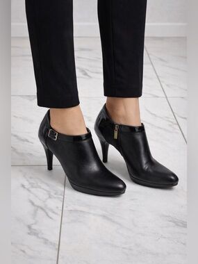 Bandolino Black Leather Ankle Boots Stiletto Heels Side Zipper Buckle Accent
